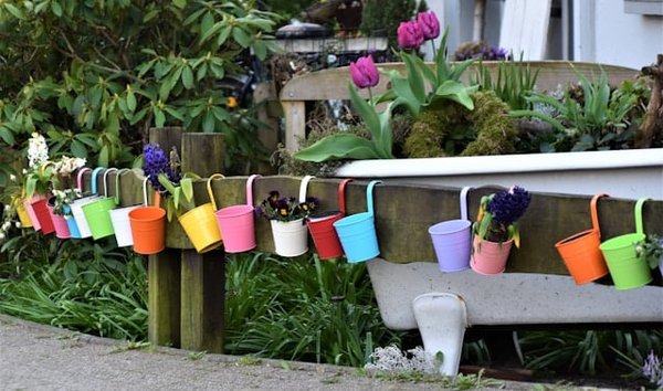 Quelles astuces pour débuter un hobby écologique comme le jardinage ou le recyclage créatif ?