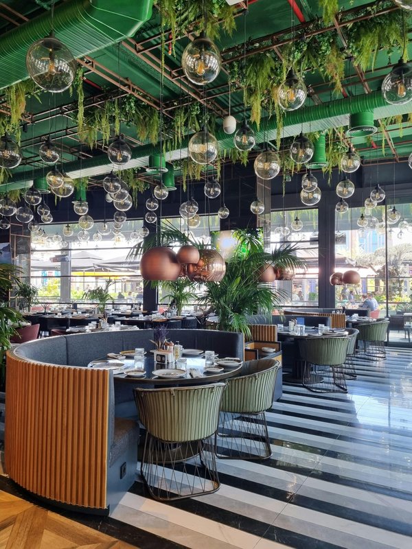 Table pour restaurant pas cher : alliez qualité et budget !